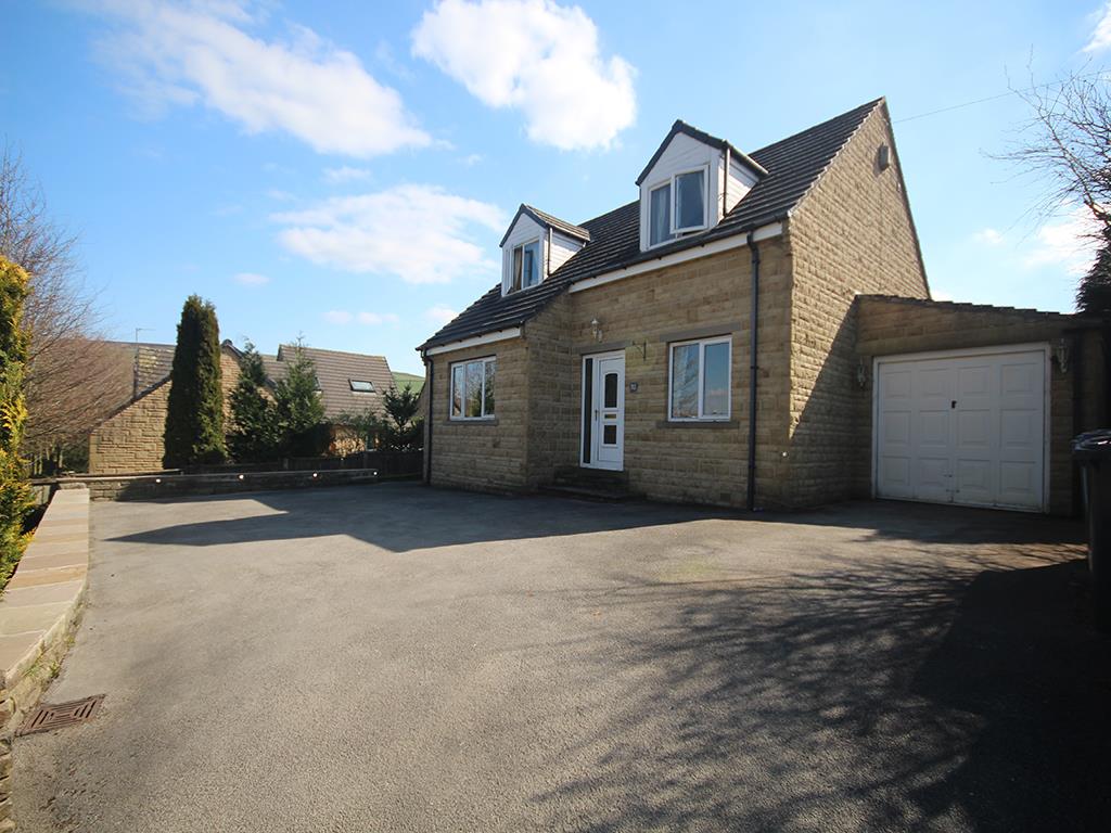 4 bedroom detached house For Sale in Earby - IMG_2469.jpg